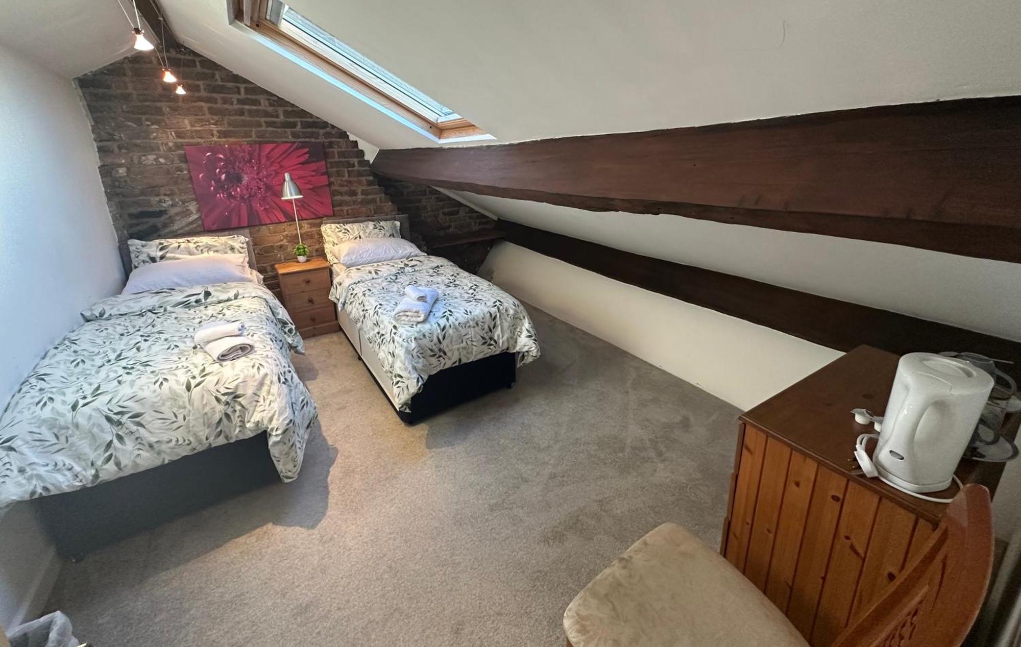 2 Bedrooms In Centre Homestay Macclesfield