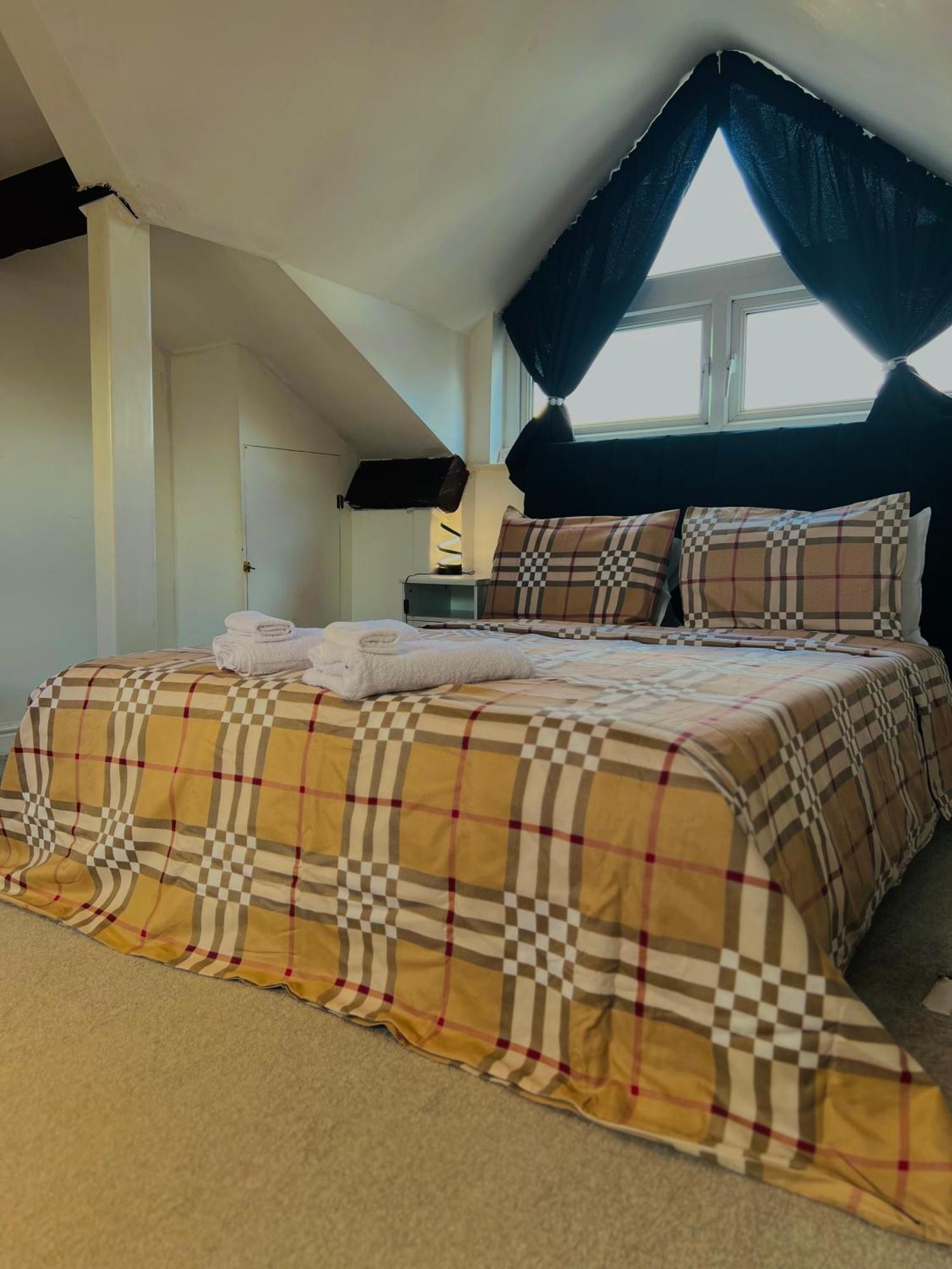 2 Bedrooms In Centre Macclesfield